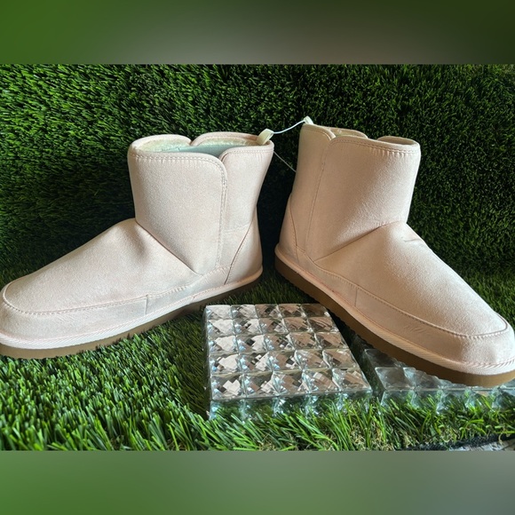 🩷🩷Old Navy Women's Pink Winter Boots size #8.5🩷🩷 - Picture 2 of 11